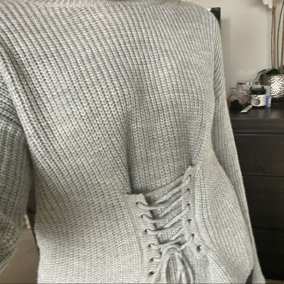 Knit tie sweater - Picture 4 of 4
